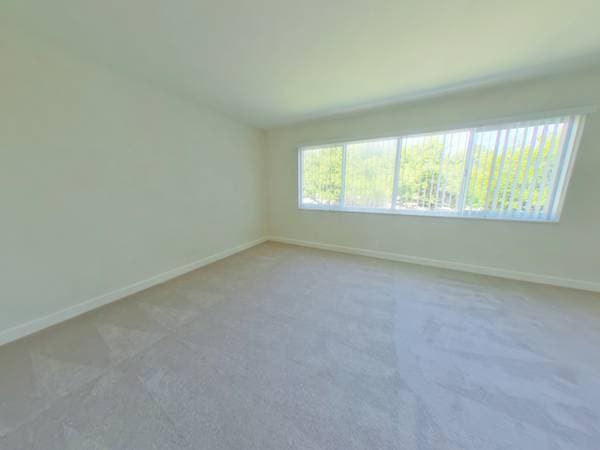 3BR/2BA Apartment on Coleman Place · Menlo Park photo 5
