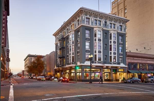 1BR/1BA Apartment · Oakland photo 1