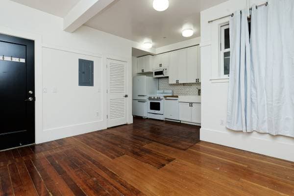 1BR/1BA Apartment · Oakland photo 3
