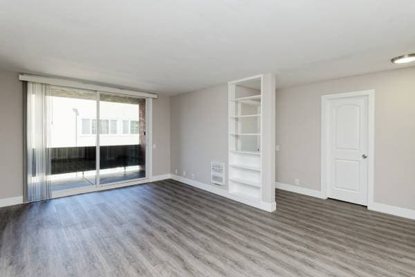 1BR/1BA Apartment · Oakland photo 1