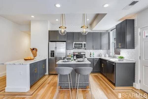 2BR/1BA Condo on Baker Street · San Francisco photo 5