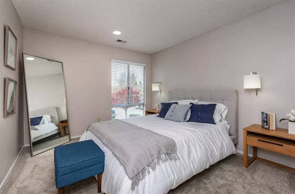 1BR/1BA Townhouse on Lakeville Cir · Petaluma photo 5