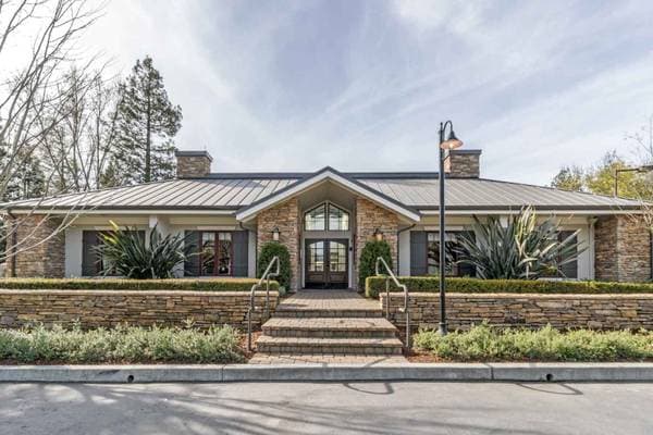 2BR/1BA Apartment on Lakeville Cir · Petaluma photo 4
