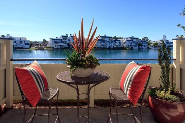 1BR/1BA Apartment on Shell Boulevard · San Mateo photo 1