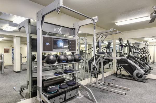 2BR/1BA Apartment on Creekside Drive · Walnut Creek photo 4