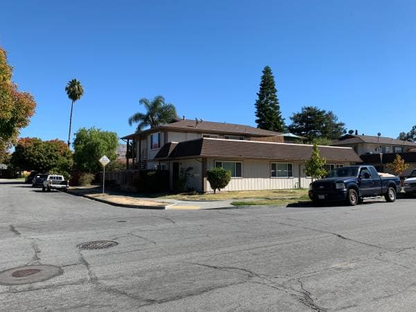 2BR/1BA Apartment on Mayfair Park Ave. · Fremont photo 1