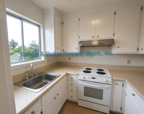 2BR/1BA Apartment on Alhambra Avenue · Santa Cruz photo 5