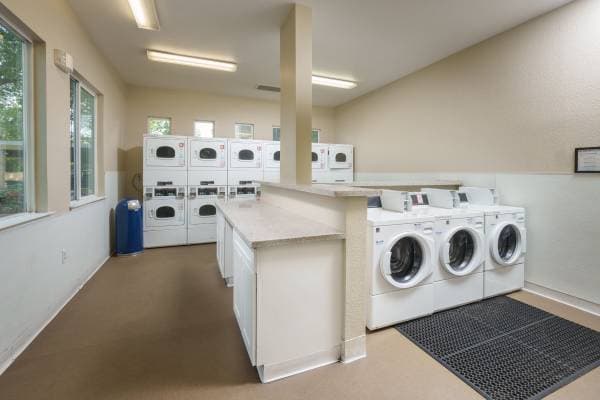 2BR/1BA Apartment · Morgan Hill photo 2