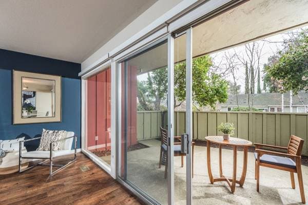 2BR/2BA Apartment on Massol Avenue · Los Gatos photo 2