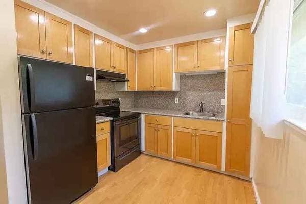 Sandalwood Apartments photo 2