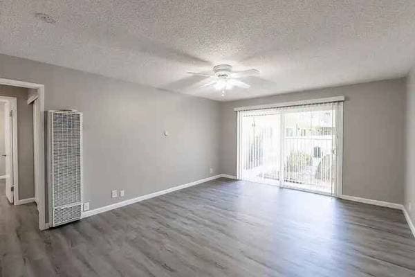 Sandalwood Apartments photo 4
