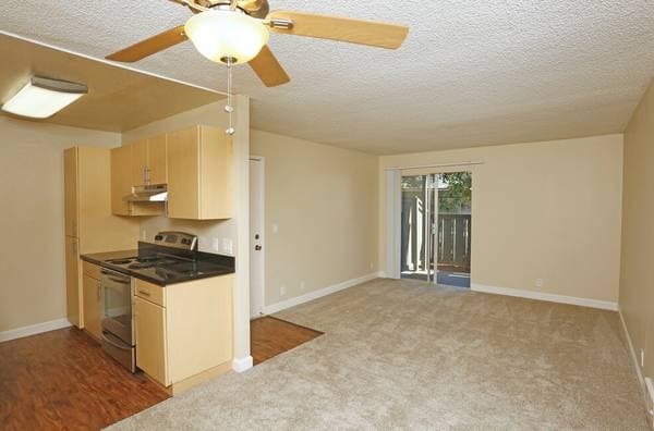 2BR/2BA Apartment on Parkmoor Avenue · San Jose photo 2