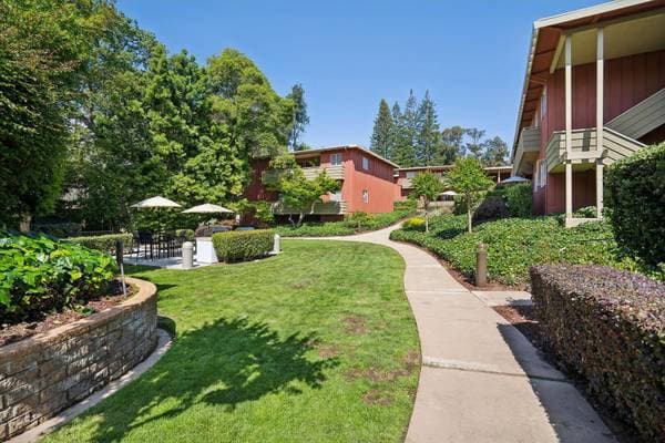 2BR/2BA Apartment on Massol Avenue · Los Gatos photo 2