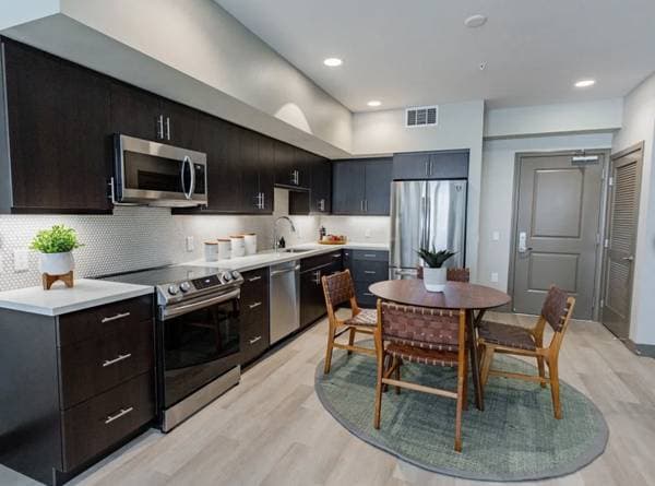 1BR/1BA Apartment on Bayswater Ave · San Mateo photo 4