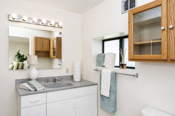 1BR/1BA Apartment · San Francisco photo 4