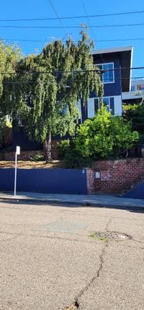 2BR/1BA Duplex on Orange St · Oakland photo 1