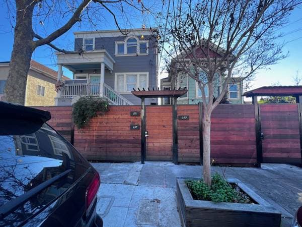 3BR/2BA Duplex on 30th Street · Oakland photo 1