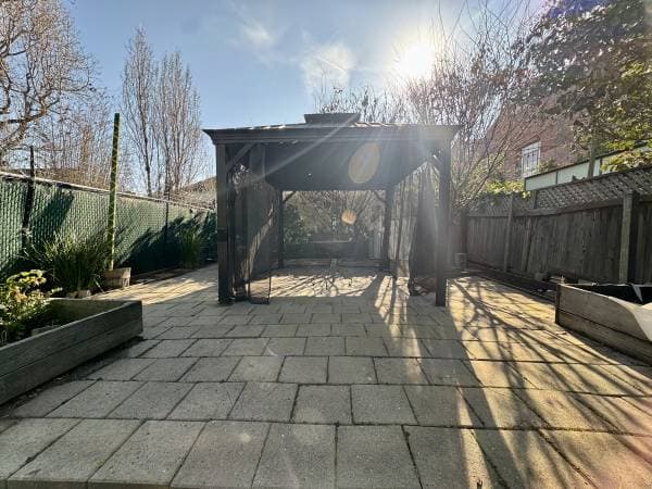 3BR/2BA Duplex on 30th Street · Oakland photo 3