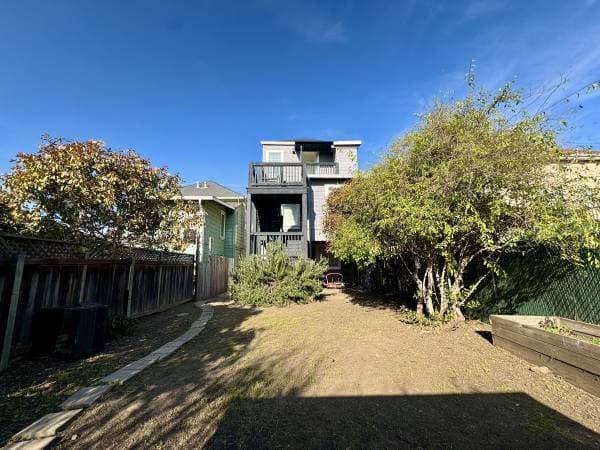 3BR/2BA Duplex on 30th Street · Oakland photo 4