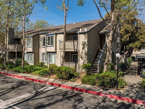 1BR/1BA Apartment on Larissa Lane · Vallejo photo 3