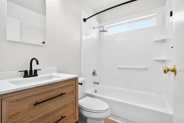 2BR/2BA Apartment · San Rafael photo 3