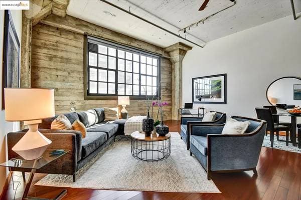 1BR/1BA Loft on 4th St Apt 204 · Oakland photo 2