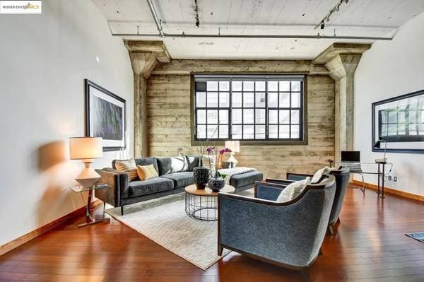 1BR/1BA Loft on 4th St Apt 204 · Oakland photo 4