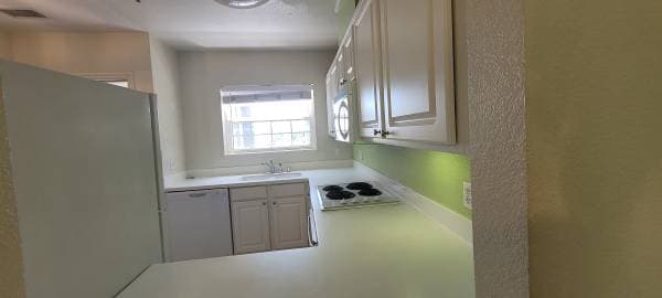 2BR/2BA Apartment on Ralston · Belmont photo 3