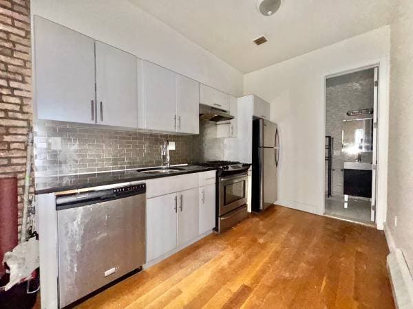 Charming 4-Bedroom 2-Bathroom Home in Santa Clara photo 2