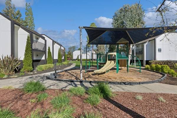2BR/2BA Apartment on St Paul Dr · Santa Rosa photo 5