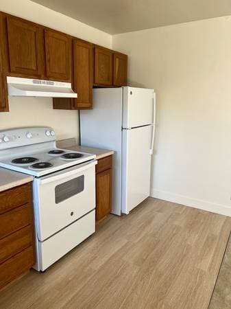 2BR/1BA Apartment on Bartlett St · San Francisco photo 2