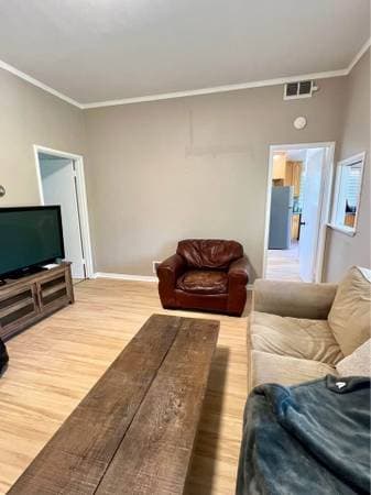 4BR/3BA Apartment on Summit St · Oakland photo 2