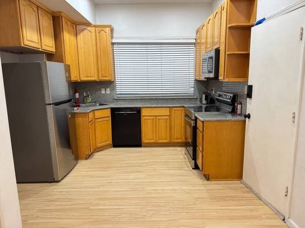 4BR/3BA Apartment on Summit St · Oakland photo 3