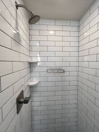 4BR/3BA Apartment on Summit St · Oakland photo 4