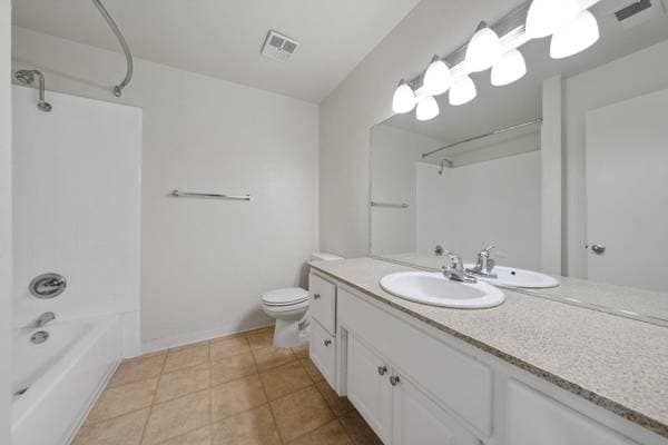 2BR/1BA Apartment on Hollis Avenue · Campbell photo 1