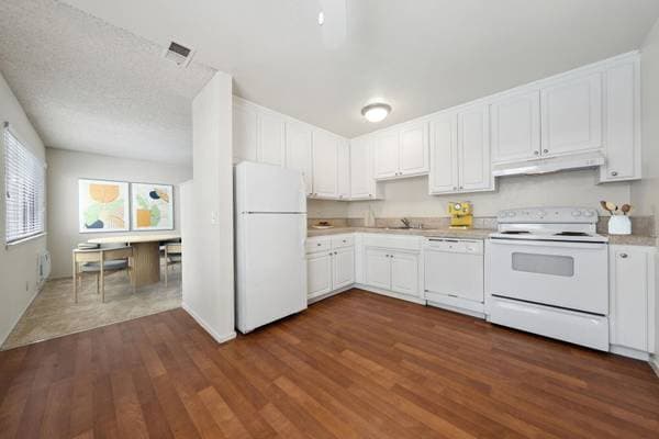 2BR/1BA Apartment on Hollis Avenue · Campbell photo 5