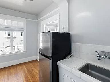 2395 Pacific Avenue (963r) photo 4