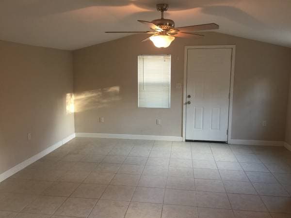 Super Cute and Updated Cottage near Downtown photo 5
