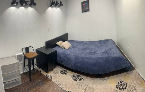 1BR Apartment · Oakland photo 2