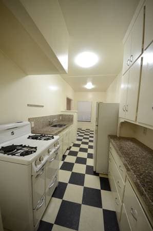 0BR/1BA Apartment on Park View Terrace · Oakland photo 4