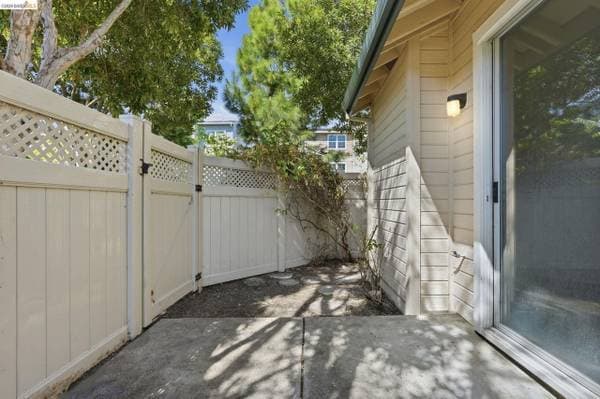2BR/3BA Single Family House · Richmond photo 5