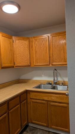 2BR/1BA Apartment · Emeryville photo 3