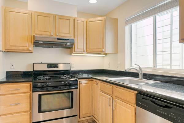 4BR/2BA Flat · San Francisco photo 2