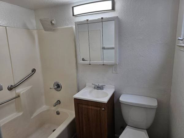 2BR/1BA Apartment · Santa Cruz photo 3