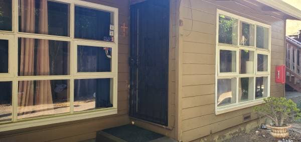 1BR/1BA Duplex on 48th Ave · Capitola photo 1