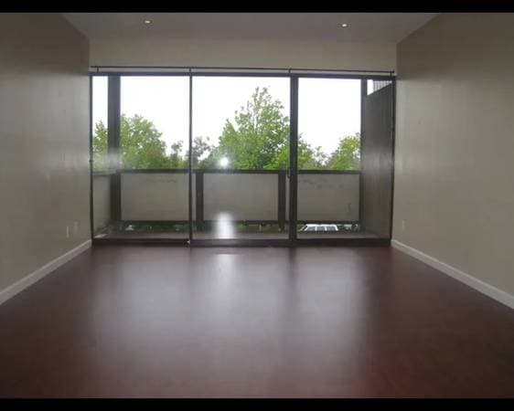 Charming And Comfortable One-bedroom Apartment In An Unbeatable Location—just One Block From Campus photo 1