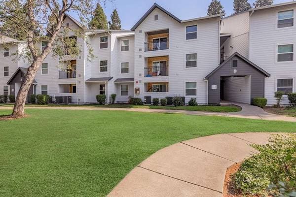2BR/1BA Apartment on North Milpitas Boulevard · Milpitas photo 1
