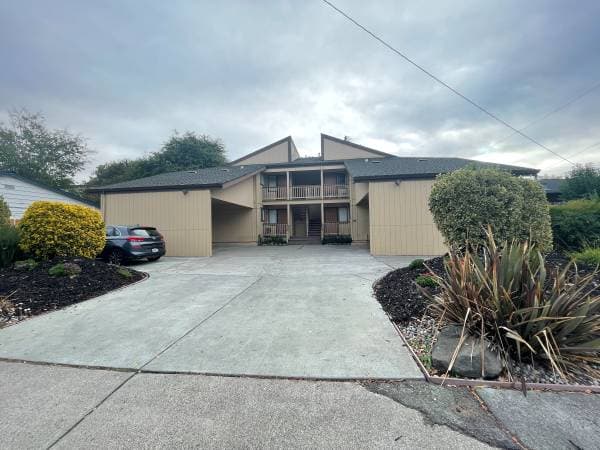 2BR/1BA Apartment · Santa Rosa photo 1