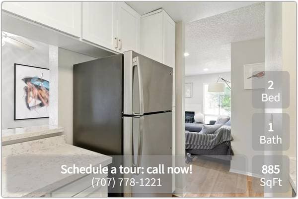 2BR/1BA Townhouse on Lakeville Cir · Petaluma photo 1