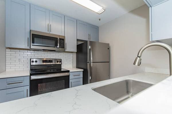 2BR/1BA Apartment on North Milpitas Boulevard · Milpitas photo 4